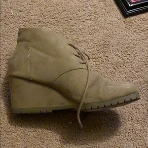 Wedge boots